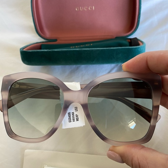 ❌SOLD❌ Authentic Gucci Sunglasses - Picture 3 of 6